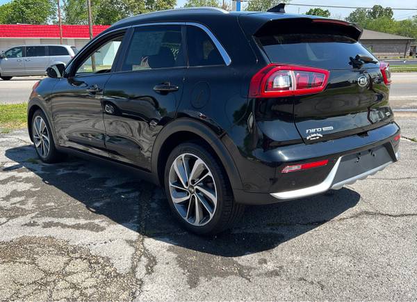 2017 Kia Niro Touring - $8,500 (Dexter, MO)