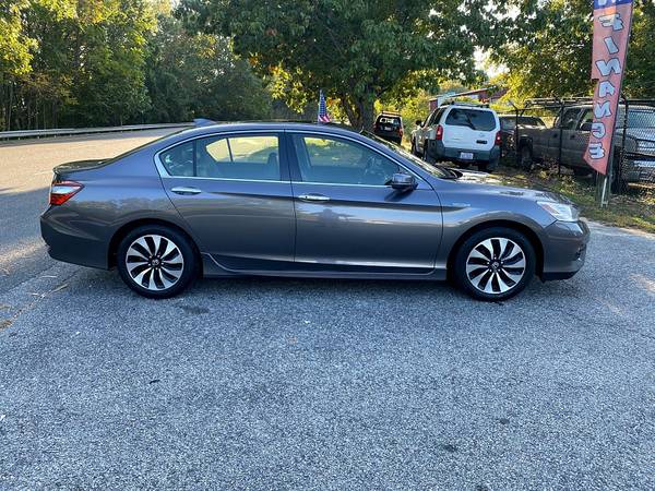 2017 Honda Accord Touring PRICED TO SELL! - $19,999 (2604 Teletec Plaza Rd. Wake Forest, NC 27587)