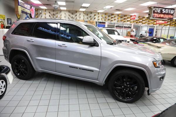 2018 Jeep Grand Cherokee Laredo - $24,850 (+ Windy City Motors)