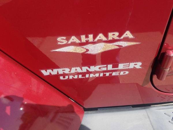 2011 JEEP WRANGLER UNLIMI SAHARA EZ FINANCING AVAILABLE - $17,688 (+ See Matt Taylor at Springfield select autos)