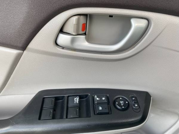 2012 Honda Civic New Tires Clean Florida Title Gas Saver No Accidents - $9,900 (OKEEECHOBEE)