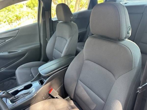 2018 Chevrolet Malibu LT - $15,975