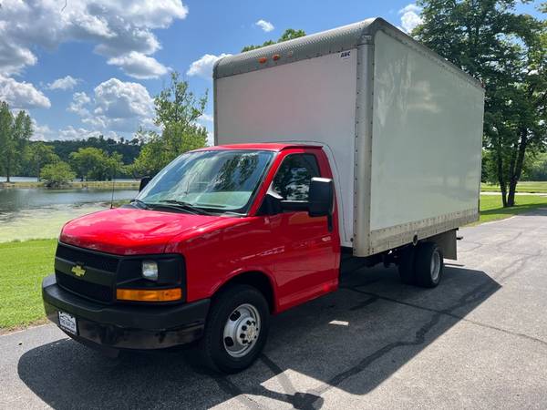 2016 Chevrolet Express Box Truck G3500 - $18,900 (Forsyth, MO)