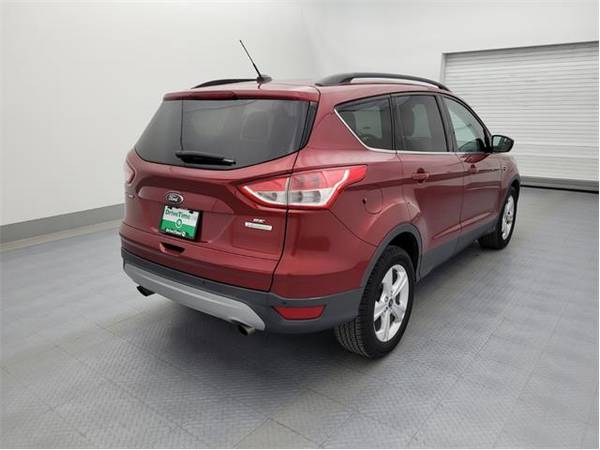 2016 Ford Escape SE - SUV (Ford Escape Red)