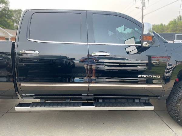 2019 Chevrolet Silverado 2500 LTZ Crew Cab 4WD SWB - $48,900 (WE DELIVER ANYWHERE)