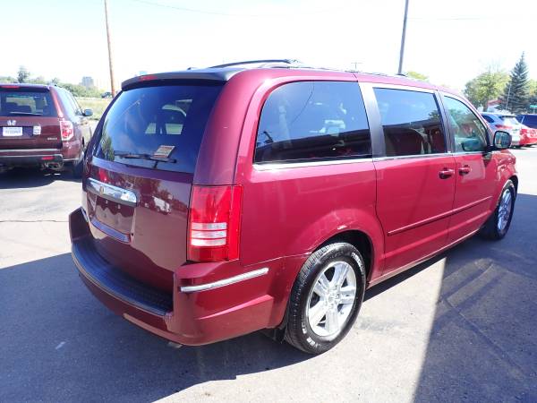 2008 Chrysler Town and Country Touring - $4,889 (Savage)