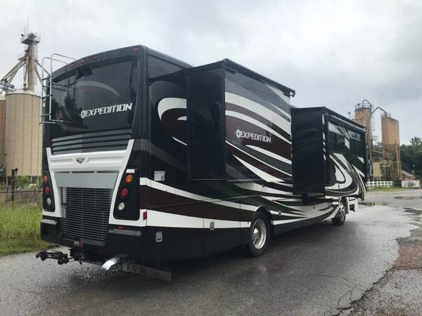 2012 Freightliner Custom 36M Expedition RV MS00048 - $80,000 (Tullahoma)