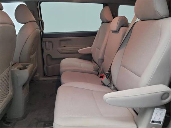 2016 Kia Sedona LX - mini-van (Kia Sedona White)