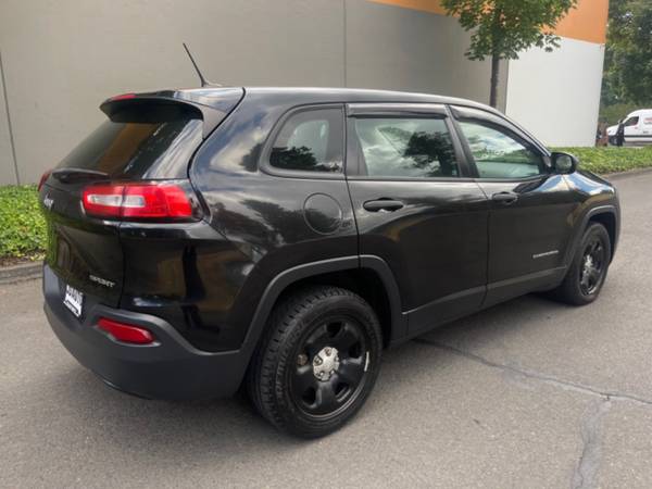 2014 JEEP CHEROKEE SPORT 4DR SUV/CLEAN CARFAX - $8,995