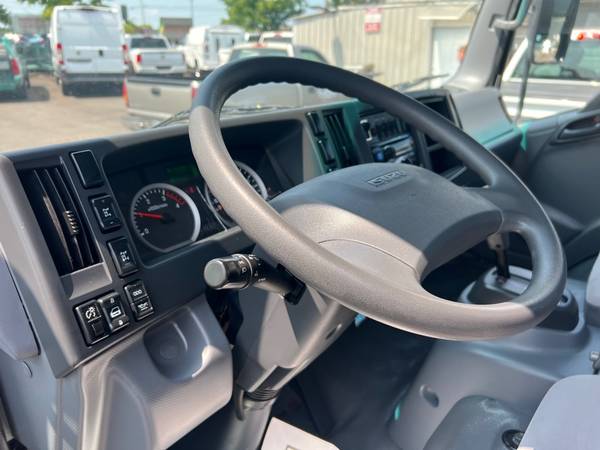 2018 ISUZU NRR ROLLBACK TRUCK 5.2 LITER I4 DIESEL 74K MILES 1 OWNER - $54,988 (Murfreesboro)