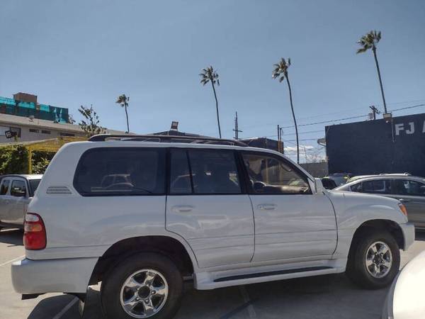 2000 Toyota Land Cruiser - $10,991 (NORTH HOLLYWOOD)