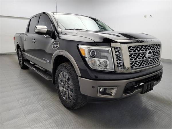 2017 Nissan Titan Crew Cab Platinum Reserve 5.5 ft - truck (Nissan Titan Black)