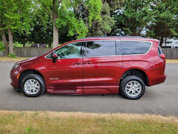 2021 Chrysler Voyager LXI (Mobility Van) - $49,881