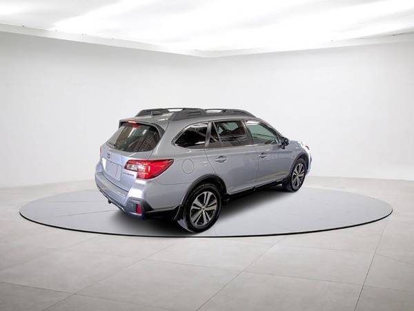 2018 Subaru Outback 2.5i Limited AWD w/ Sunroof (Subaru Outback SUV)