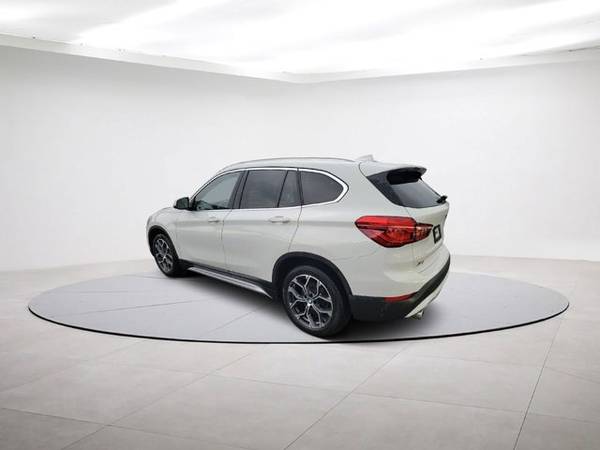 2021 BMW X1 xDrive28i w/ Panoramic Sunroof (BMW X1 Sedan)