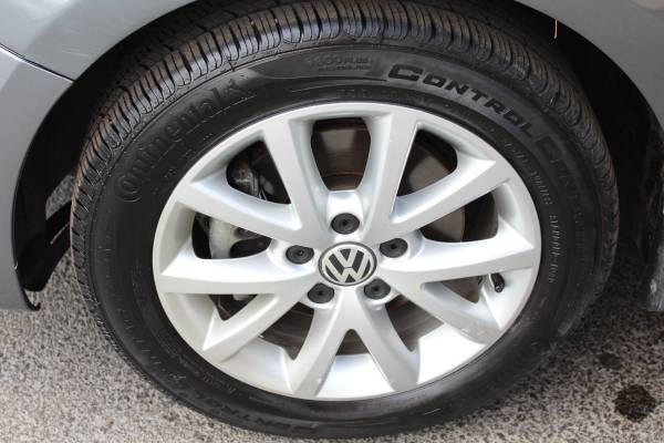2011 VW JETTA SE 2.5 LITER LOW MILES - $8,988 (ENGLEWOOD)