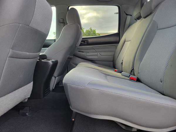 2014 Toyota Tacoma Double Cab, long bed 6 feet - $26,000 (Canoga park)