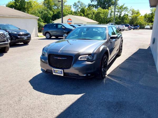 2021 Chrysler 300 S - $29,500 (+ GUARANTEED APPROVAL! 615 AUTO SALES)