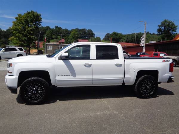 2018 Chevrolet Silverado 1500 Crew Cab 4WD V8 LT Z71 70K Miles *White* - $39,995 (Franklin, North Carolina)