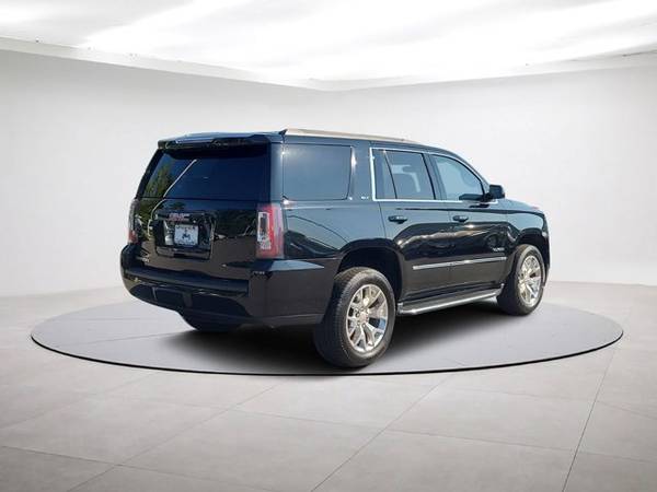 2017 GMC Yukon SLT 4WD w/ Nav Sunroof  3rd Row (GMC Yukon SUV)