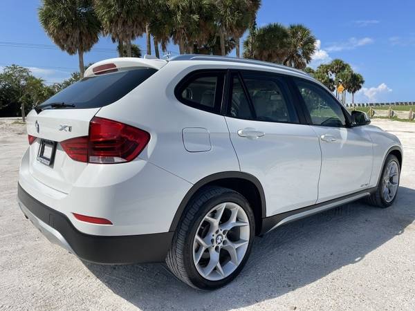 2015 BMW X1 sDrive28i~ WHITE/ BEIGE LEATHER~ PANO ROOF~ 2.0 4 CYL~ GREAT ON - $11,890 (Sarasota, FL)