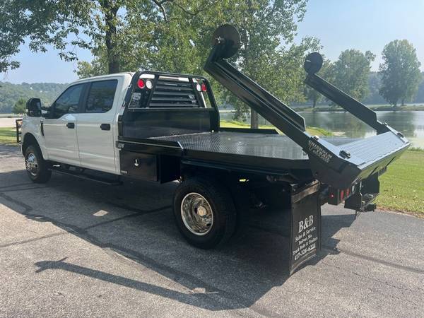 2019 Ford F-350 Crew Cab DRW 4x4 - $45,900 (Forsyth, MO)