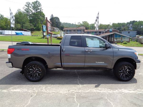 2012 Toyota Tundra Doublecab 4WD V8 SR5 TRD *Gray* - $22,995 (Franklin, North Carolina)