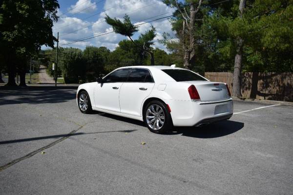 2015 Chrysler 300 C Platinum 4dr Sedan - $16,990 (+ Alpha Motors TN)