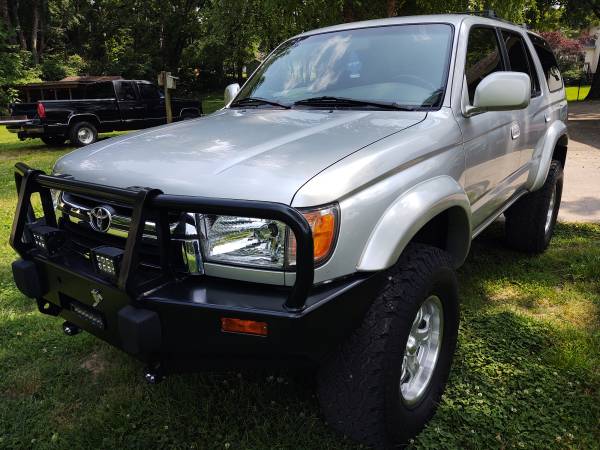 2002 Toyota 4Runner 4x4 SR5 - $18,500 (Wilson Co.)