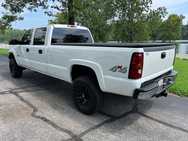 2004 Chevy Silverado 3500 Crew Cab 4WD SRW 8.1 - $22,900 (Forsyth, MO)