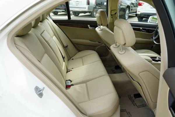 2010 Mercedes-Benz C-Class C 300 Luxury - $13,997