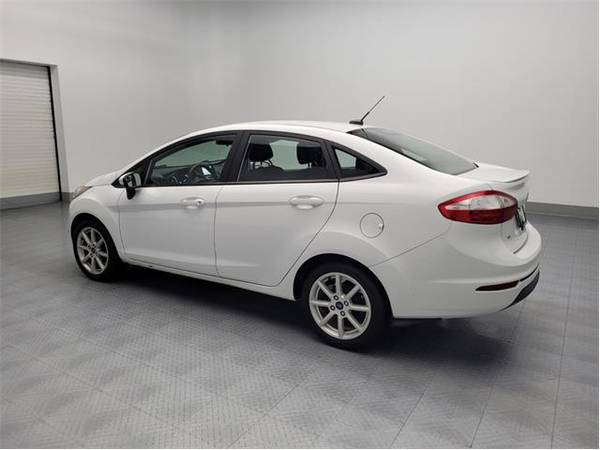 2019 Ford Fiesta SE - sedan (Ford Fiesta White)