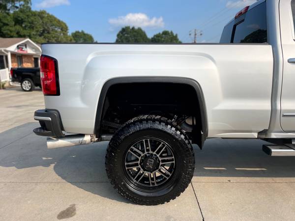 2019 GMC Sierra 2500 Denali Crew Cab 4WD - $54,900 (WE DELIVER ANYWHERE)