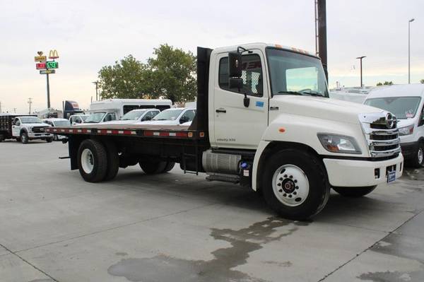 2014 HINO 268 20FT FLATBED Flatbed Truck - $39,900 (St Louis, Missouri)