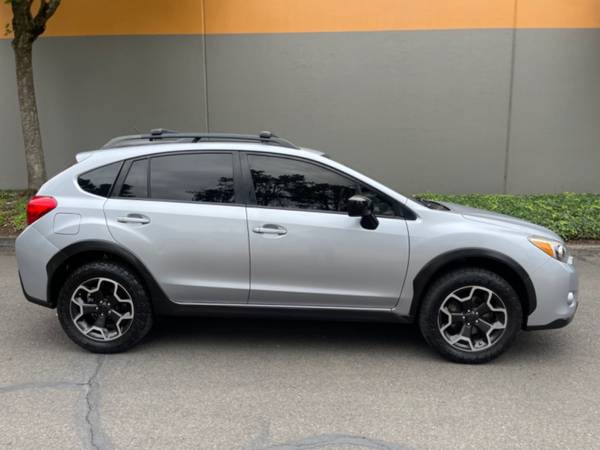 2015 SUBARU XV CROSSTREK 2.0i PREMIUM AWD 5SPD MANUAL/CLEAN CARFAX - $16,995