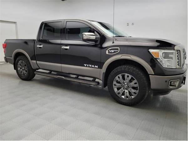 2017 Nissan Titan Crew Cab Platinum Reserve 5.5 ft - truck (Nissan Titan Black)