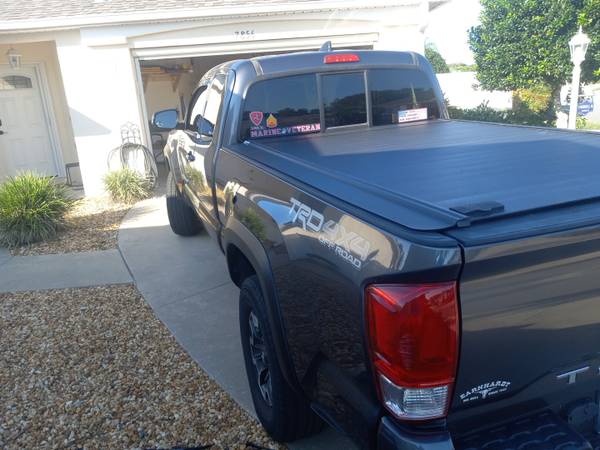 2017 Toyota Tacoma extra cab TRD off road - $23,500 (Villages)