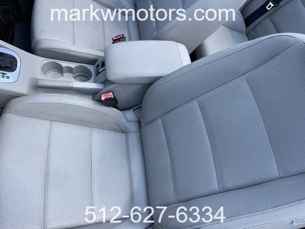 PRISTINE! 2009 Volkswagen Eos 2dr HardTop/Conv Komfort Auto 93k miles - $7,995 (Austin)