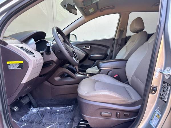2015 HYUNDAI TUCSON GLS 4DR SUV/CLEAN CARFAX/ONE OWNER - $13,995