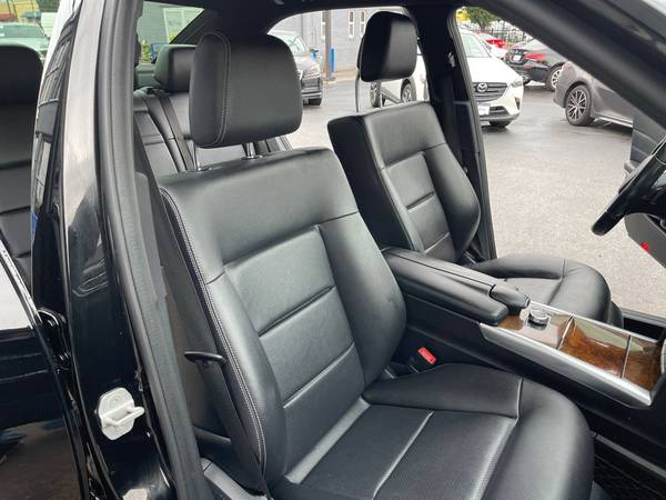 2016 Mercedes-Benz E-Class E 350 4MATIC Affordable luxury - $19,491 (Royal Automotive)