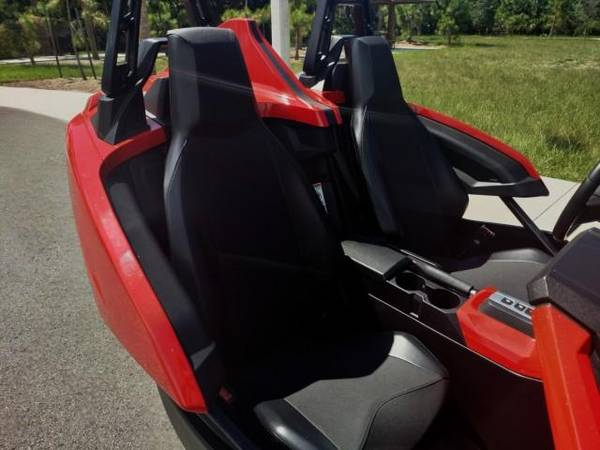 2021 Polaris SLINGSHOT SL AUTOMATIC RUNS GREAT FREE SHIPPING IN FLORIDA SL - $20,995 (+ Gulf Coast Auto Brokers)