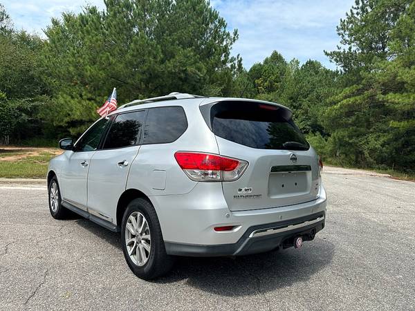 2013 Nissan Pathfinder SL PRICED TO SELL! - $10,999 (2604 Teletec Plaza Rd. Wake Forest, NC 27587)