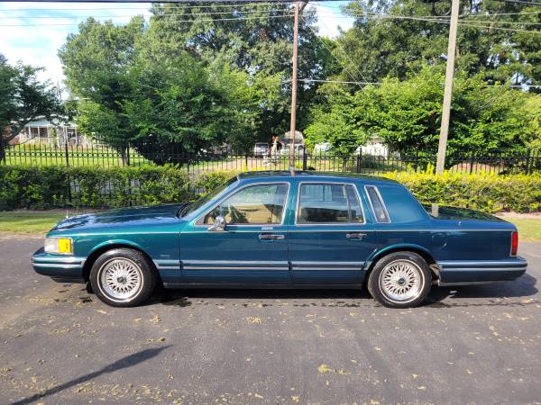 1994 Lincoln Town Car MINT CONDITION!!! - $7,500 (Evansville Indiana)