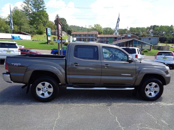 2013 Toyota Tacoma Double Cab 4WD V6 SR5 TRD-Sport - $26,995 (Franklin, North Carolina)