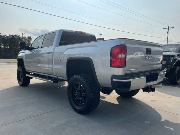 2019 GMC Sierra 2500 Denali Crew Cab 4WD - $54,900 (WE DELIVER ANYWHERE)