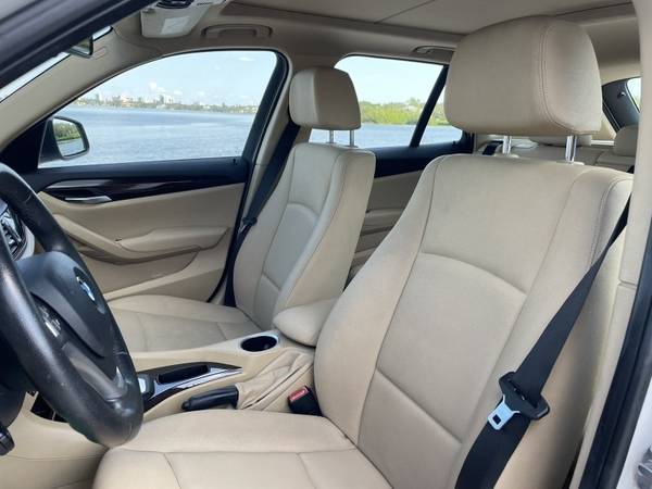 2015 BMW X1 sDrive28i~ WHITE/ BEIGE LEATHER~ PANO ROOF~ 2.0 4 CYL~ GREAT ON - $11,890 (Sarasota, FL)