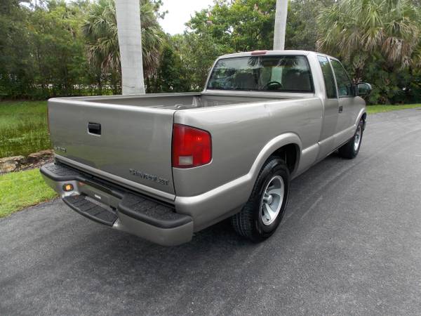 2003 Chevrolet S-10 Ext Cab 123 WB LS - $6,990 (Vero beach)