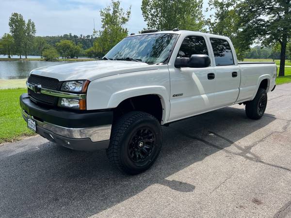 2004 Chevy Silverado 3500 Crew Cab 4WD SRW 8.1 - $22,900 (Forsyth, MO)