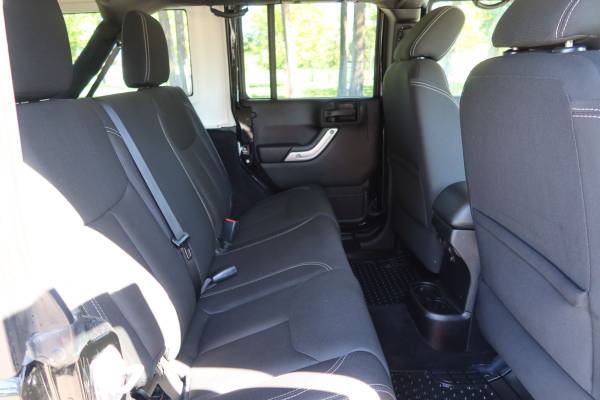 2015 JEEP WRANGLER  UNLIMITED SAHARA SPORT UTILITY 4D SUV - $25,988 (Marketplace Auto)