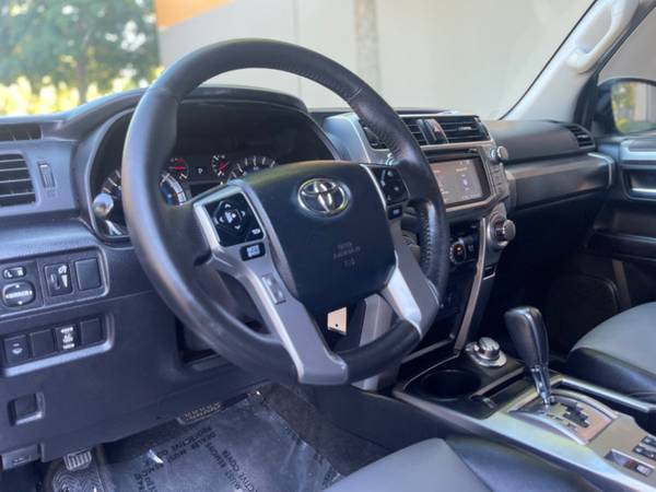 2017 TOYOTA 4RUNNER SR5 PREMIUM 4WD 3RD ROW LEATHER/CLEAN CARFAX - $31,995